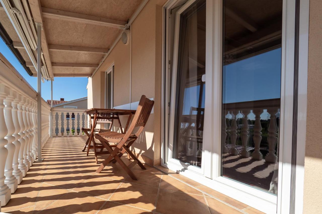 Apartment Shurida พูลา ภายนอก รูปภาพ